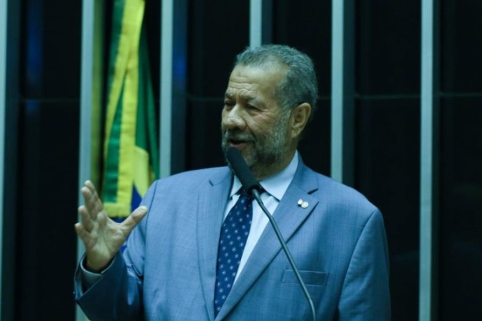 Carlos Lupi será o primeiro ministro dar explicações à comissão sobre o assunto - (Foto: Bruno Spada/Câmara dos Deputados)