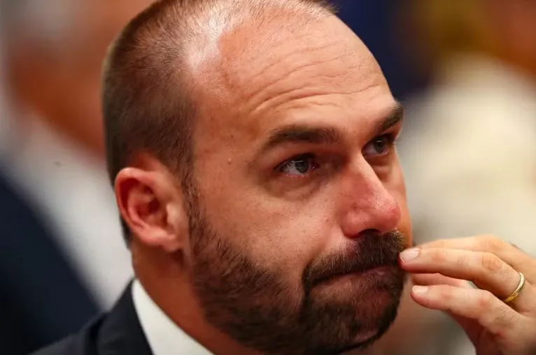 oto de arquivo de 28/03/2023 de Eduardo Bolsonaro (PL- SP) em sessão da CCJC da Câmara dos Deputados, em Brasília (DF). — Foto: WILTON JUNIOR/ESTADÃO 