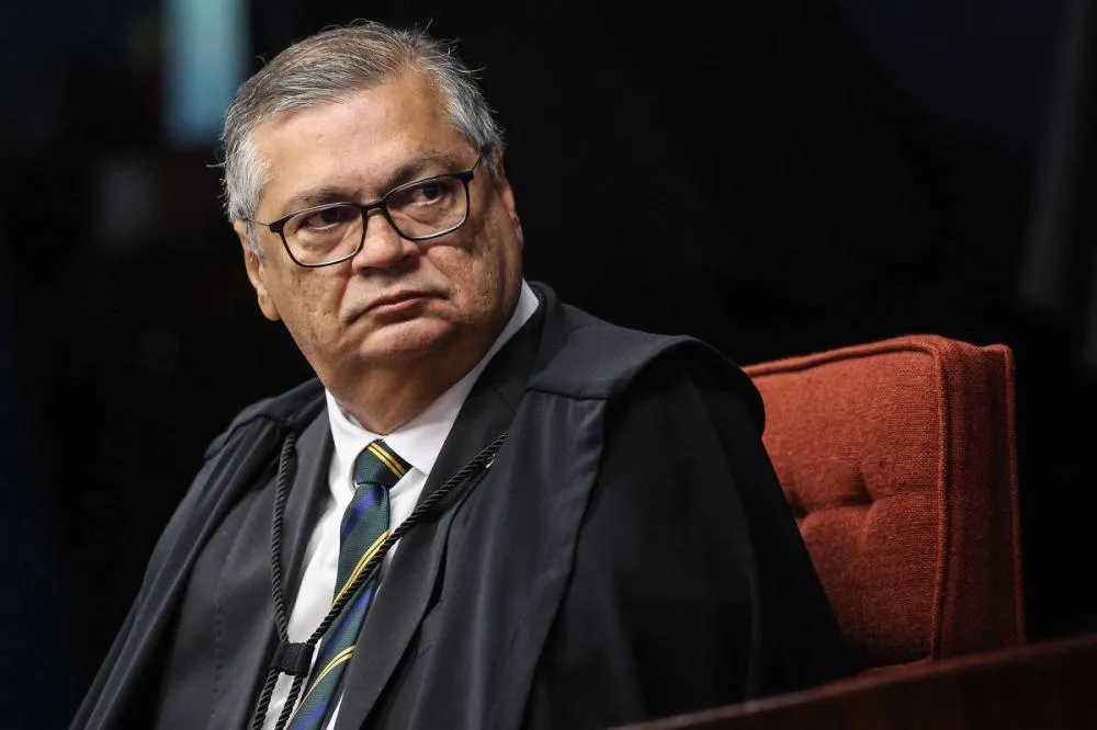 Dino diz que Congresso pode reduzir penas de condenados pelo 8/1 e defende apurações sobre emendas irregulares. Foto: Gabriela Biló - 10.set.25/Folhapress