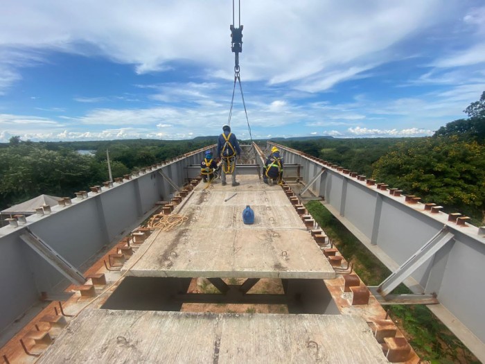 - Construção da ponte sobre o Rio Balsas que dá acesso à cidade de São Félix de Balsas (Foto: Divulgação)