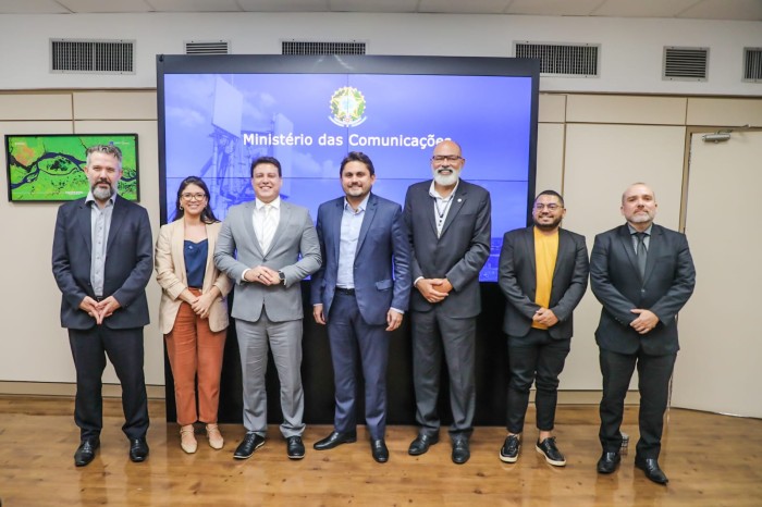 - Vice-governador Felipe Camarão reúne com representantes dos Ministérios das Comunicações e das Relações Exteriores, em busca de apoio para o Maranhão (Foto: Divulgação)