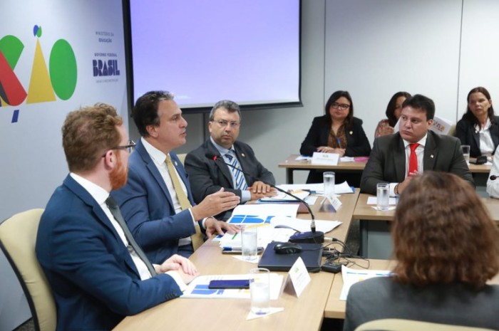 - Felipe Camarão participa de reunião com o ministro Camilo Santana, em Brasília (Foto: Divulgação)