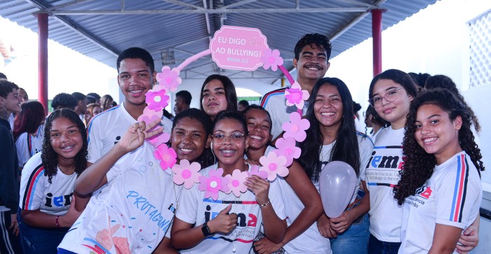 - Estudantes do IEMA combatem o preconceito e a discriminação no Pink Shirt Day (Foto: Gilson Ferreira)