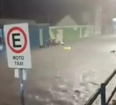 Rua Benedito Leite, em frente ao Hospital Socorrão na ultima quarta. Foto: internet