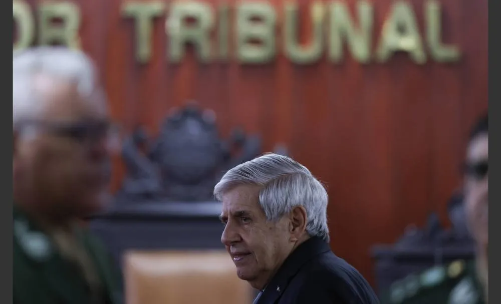 O general Augusto Heleno acompanhou a cerimônia de posse do antigo presidente do STM Lúcio Mário de Barros Góes - Gabriela Biló - 3.ago.22/Folhapress. Foto: Reprodução 