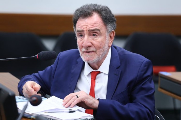 Patrus Ananias concorda que as partes podem optar por remarcar a audiência - (Foto: Vinicius Loures/Câmara dos Deputados)