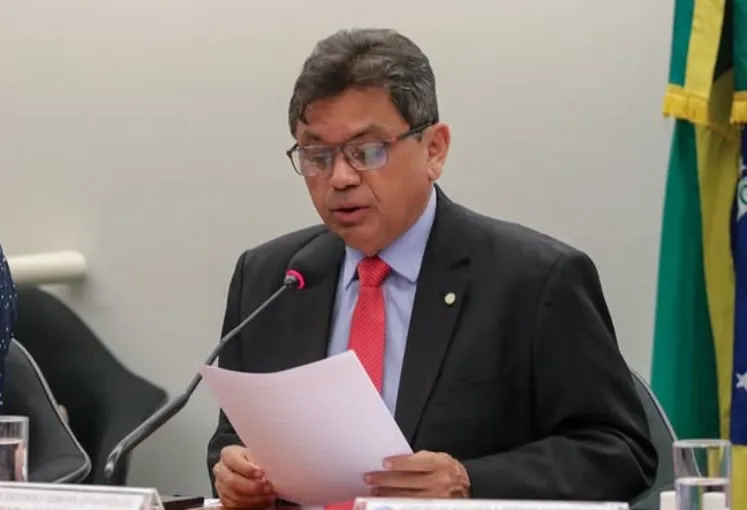 Mesmo com a queda dos vetos, Márcio Jerry marca posição, vota contra o projeto e promete seguir na linha de frente da defesa ambiental. Foto: Assessoria.