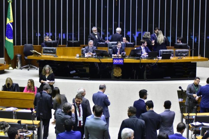 Deputados em sessão do Plenário - (Foto: Zeca Ribeiro/Câmara dos Deputados)