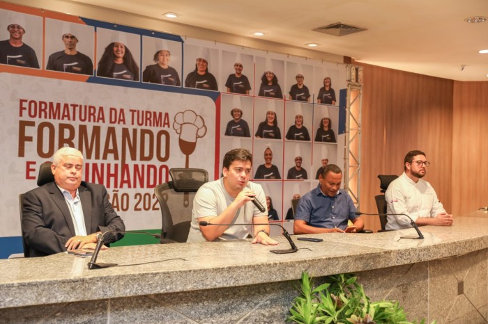 - Governo realiza formatura do Programa Formando e Cozinhando (Foto: Junior Foicinha)