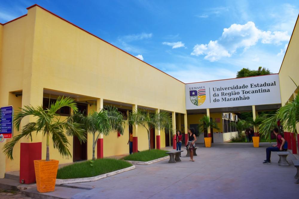 A controvérsia chamou a atenção de toda a universidade, com alunos e professores pedindo uma investigação sobre o assunto.