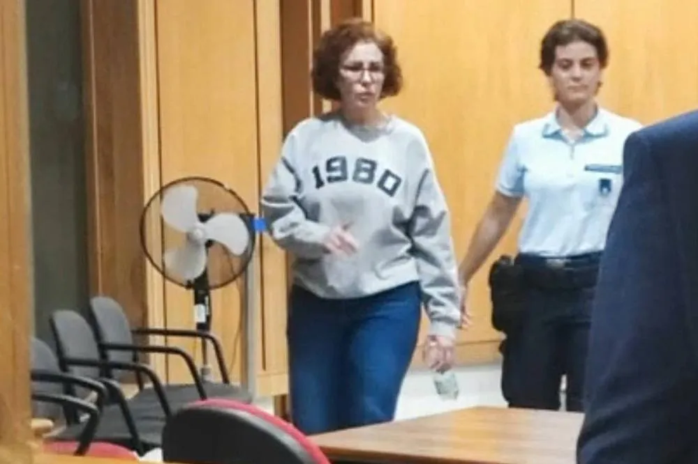 Deputada segue presa na Itália enquanto extradição avança. Imagem: GloboNews