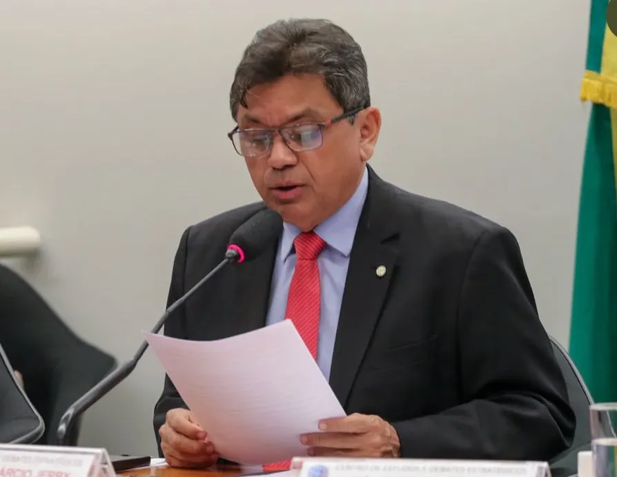 Fim da escala 6x1 entra no centro do debate sobre direitos sociais