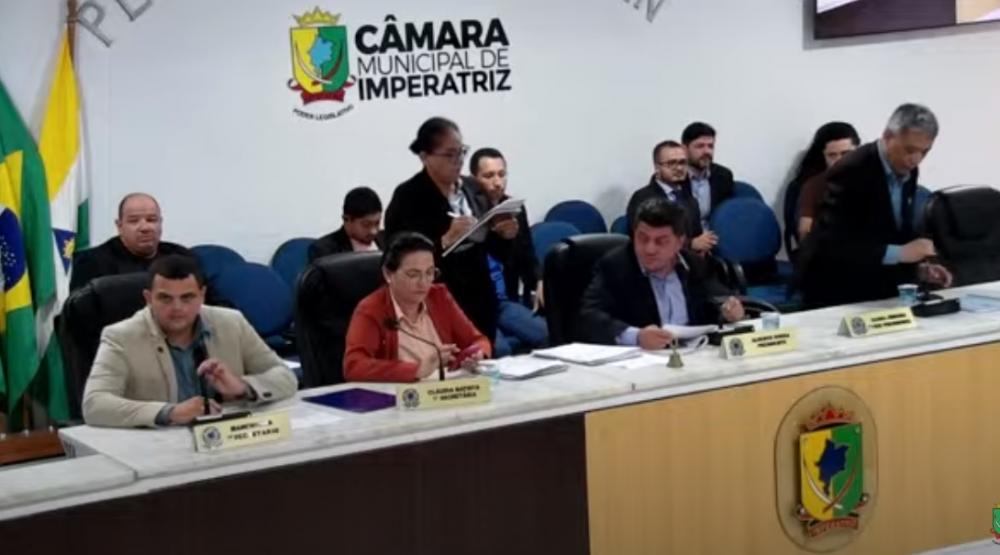A comissão processante será presidida pelo vereador Carlos Hermes (PCdoB), na relatória o vereador Rubinho Lima (PTB), Berson do Posto (SDD) como membro.