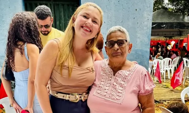 Patrícia ao lado da liderança camponesa Maria Querubina, em evento do PT de Imperatriz. Foto: Reprodução
