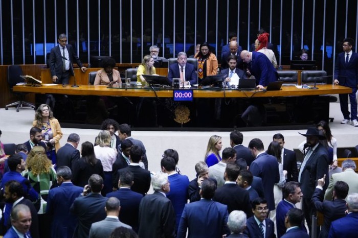 Deputados em sessão do Plenário - (Foto: Pablo Valadares/Câmara dos Deputados)