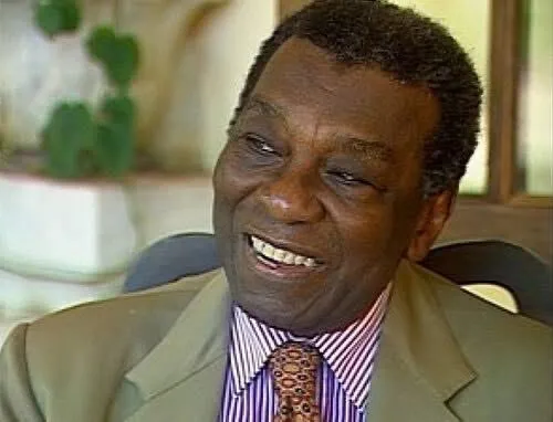 Milton Santos descreve a globalização como “perversa”, sendo vendida a promessa de integração e progresso, mas que, na prática, aprofunda desigualdades mundiais., 