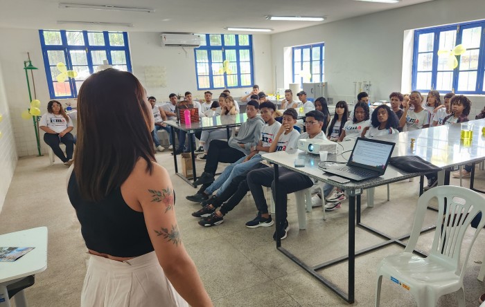 - Ações da campanha Maio Amarelo no IEMA Anil (Foto: Danielle Filgueiras)