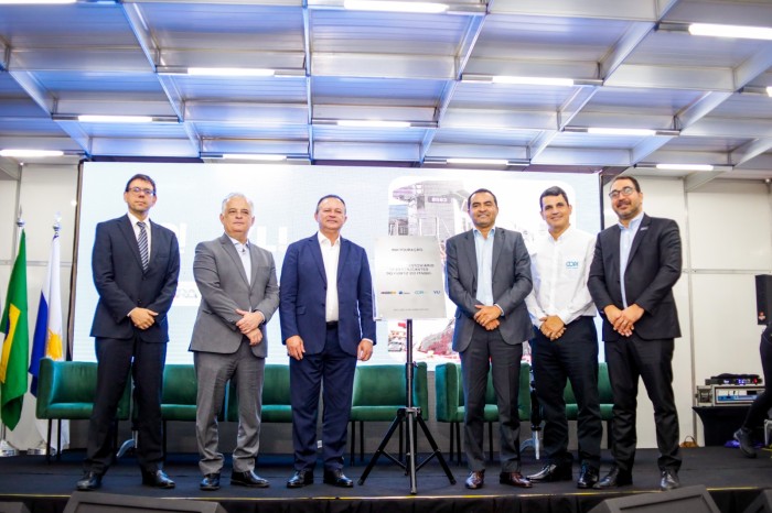 - Governador Carlos Brandão durante solenidade de comemoração ao marco das primeiras 100 mil toneladas de fertilizantes transportadas no novo corredor ferroviário do Arco Norte (Foto: Brunno Carvalho)