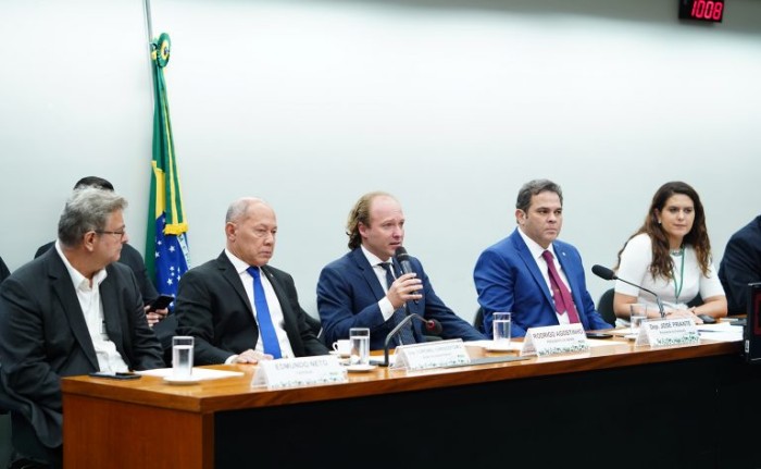 Rodrigo Agostinho (C): 