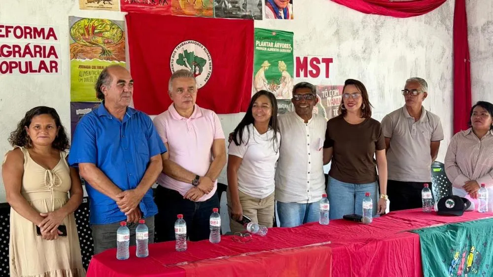 AGENDA NO INTERIOR: A senadora Eliziane Gama (PT) participou neste sábado (25) da celebração dos 19 anos do Assentamento Cristina Alves, em Itapecuru-Mirim.