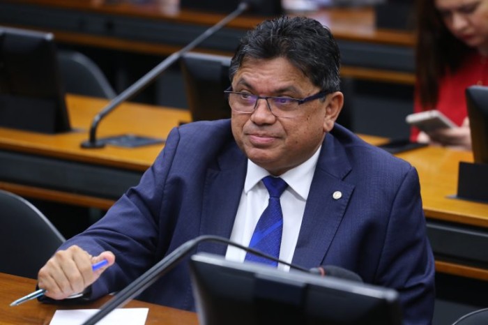 Márcio Jerry: texto aperfeiçoa o Estatuto da Pessoa com Deficiência - (Foto: Vinicius Loures/Câmara dos Deputados)