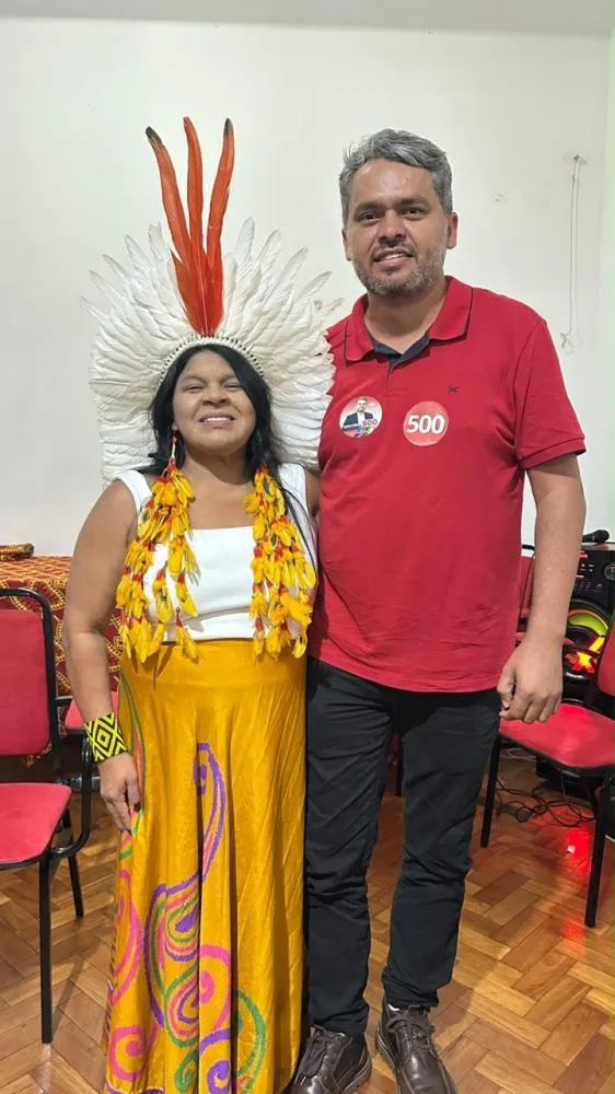 AGENDA NA CAPITAL: O candidato ao Senado Enilton Rodrigues (PSOL) cumpriu agenda em São Luís ao lado de Sônia Guajajara