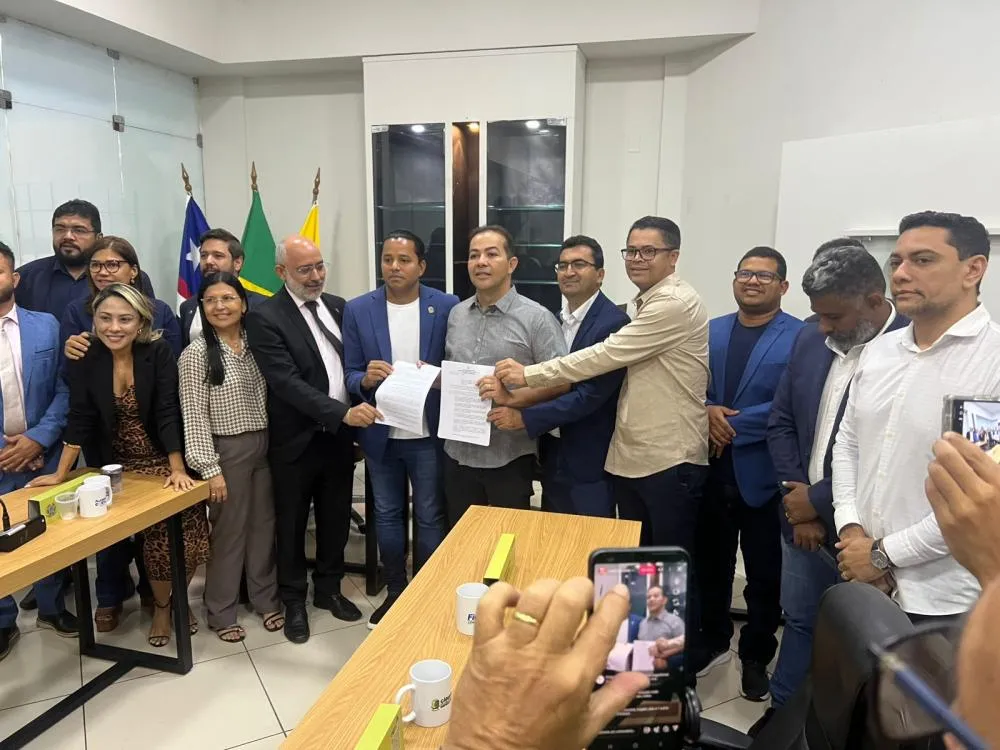 ANÚNCIO NA CÂMARA: Em visita à Câmara Municipal, o prefeito Rildo Amaral anunciou a realização de um novo concurso público em Imperatriz, com foco na Educação e Segurança Pública.