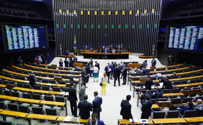 Deputados em sessão do Plenário - (Foto: Pablo Valadares/Câmara dos Deputados)