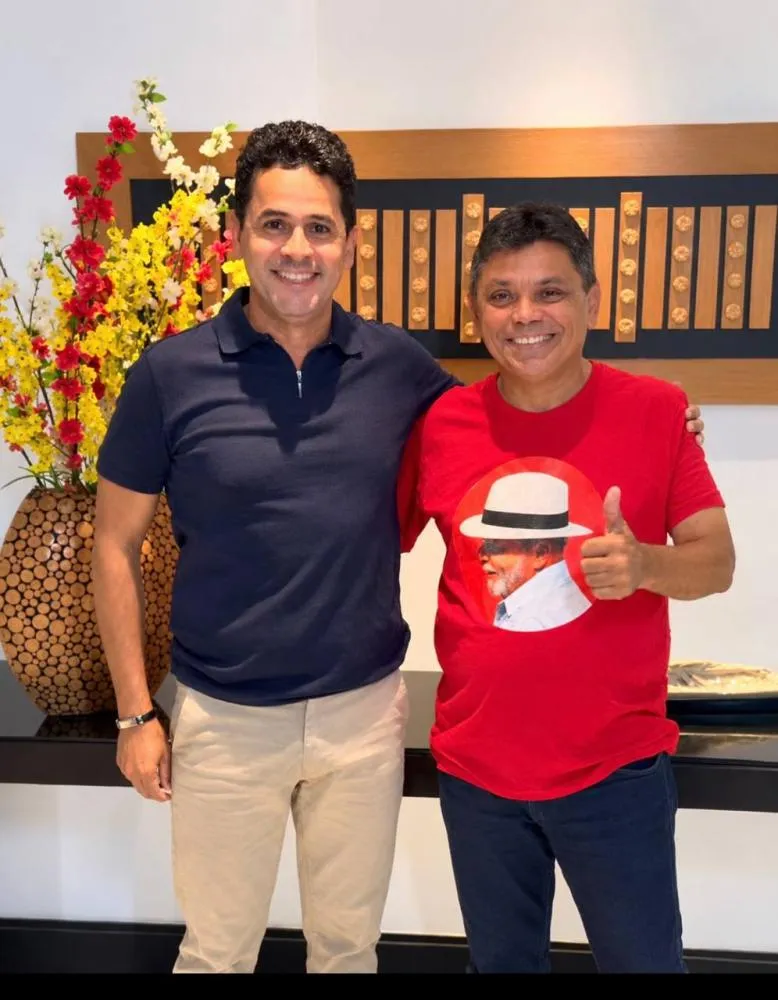 REFORÇO EM IMPERATRIZ: O candidato a deputado federal Márcio Jerry (PCdoB) recebeu o apoio do Secretário Adjunto de Infraestrutura, Davison Nascimento.