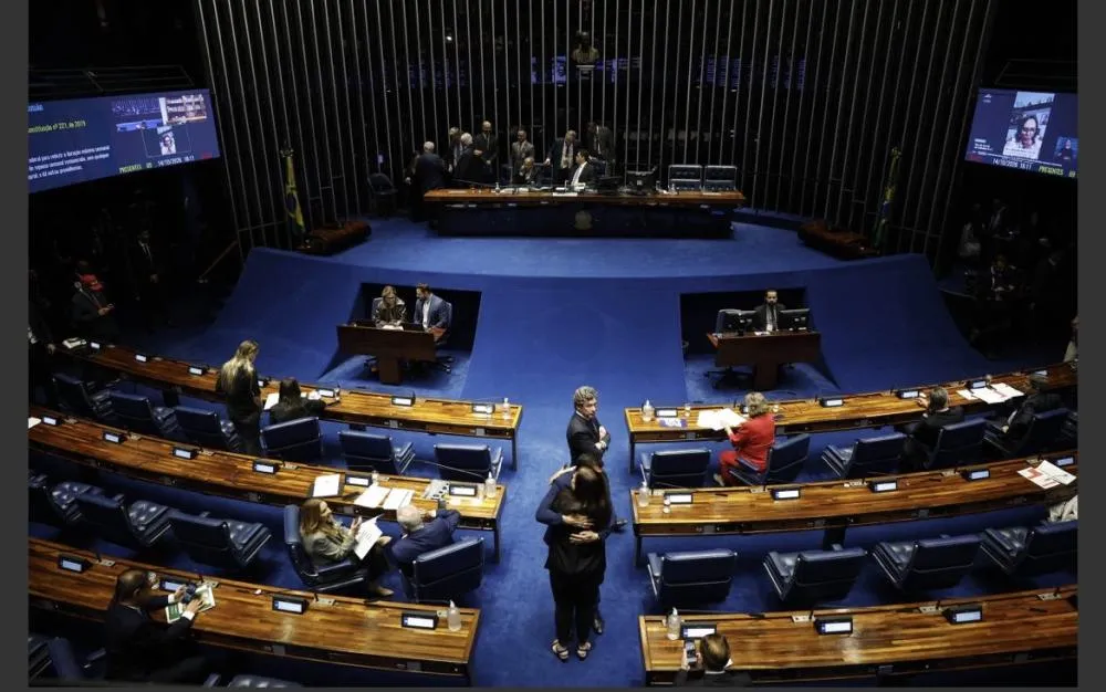 A 11 dias da eleição, Senado aprova PEC que acaba com a escala 6x1 em vitória política de Lula