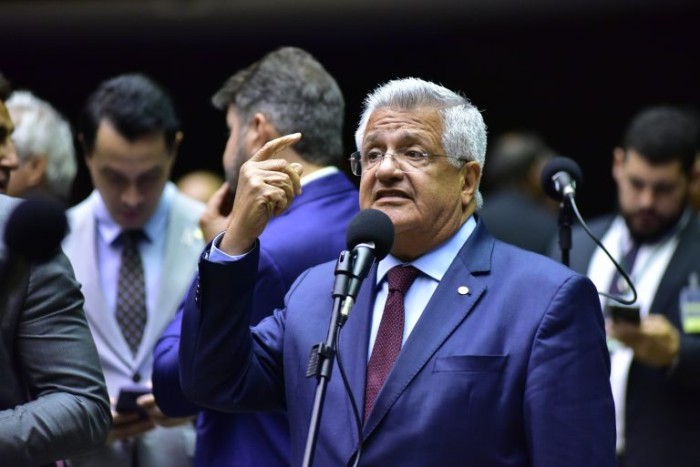 Bacelar, relator da comissão: hidrogênio verde é o combustível do futuro - (Foto: Zeca Ribeiro/Câmara dos Deputados)