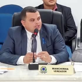O Vereador Manchinha, autor do projeto de lei, expressou sua determinação em pôr um fim nessa prática que há muito tempo desafiava a integridade da gestão pública