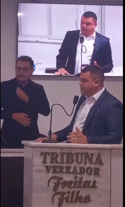 O anúncio impactou significativamente o cenário político na cidade e está sendo observado de perto pelos eleitores e demais atores políticos na região.