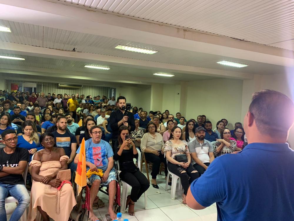 Desde estudantes e trabalhadores até empresários e líderes comunitários, todos ali estavam unidos por um propósito comum: transformar positivamente a realidade de Imperatriz, cuja população sofre tanto por conta dos descasos da atual administração municip