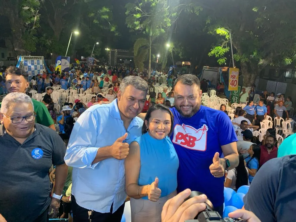 A convenção contou a presença de importantes lideranças regionais, incluindo Clayton Noleto, que expressou seu apoio e destacou o trabalho realizado na cidade.