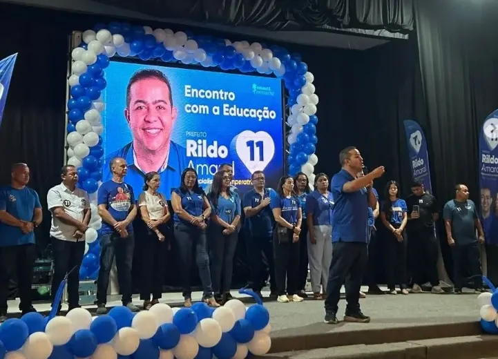 O evento, realizado em um espaço de festas da cidade, também serviu como plataforma para que educadores e especialistas compartilhassem seus anseios e preocupações em relação ao futuro da educação em Imperatriz.