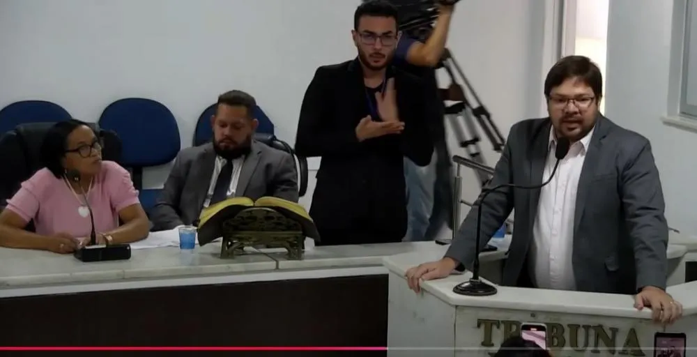 A luta dos terceirizados: Adhemar Jr. exige respeito e dignidade para trabalhadores