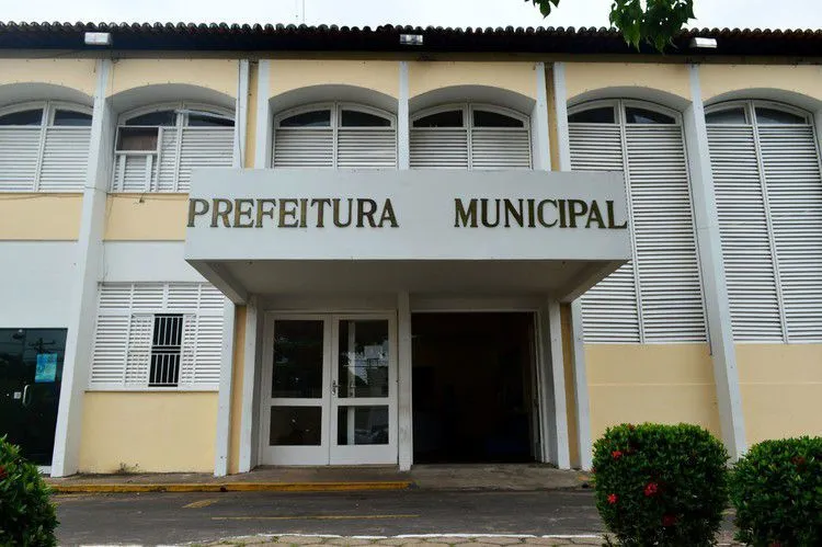 Ministério Público entra com ação contra a prefeitura por excesso de gastos com contratados e funcionários fantasmas. Foto: Divulgação