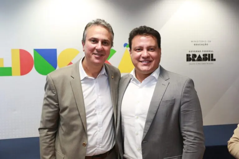 O Ministro da Educação, Camilo Santana e o Vice Governador Felipe Camarão. Foto: Divulgação