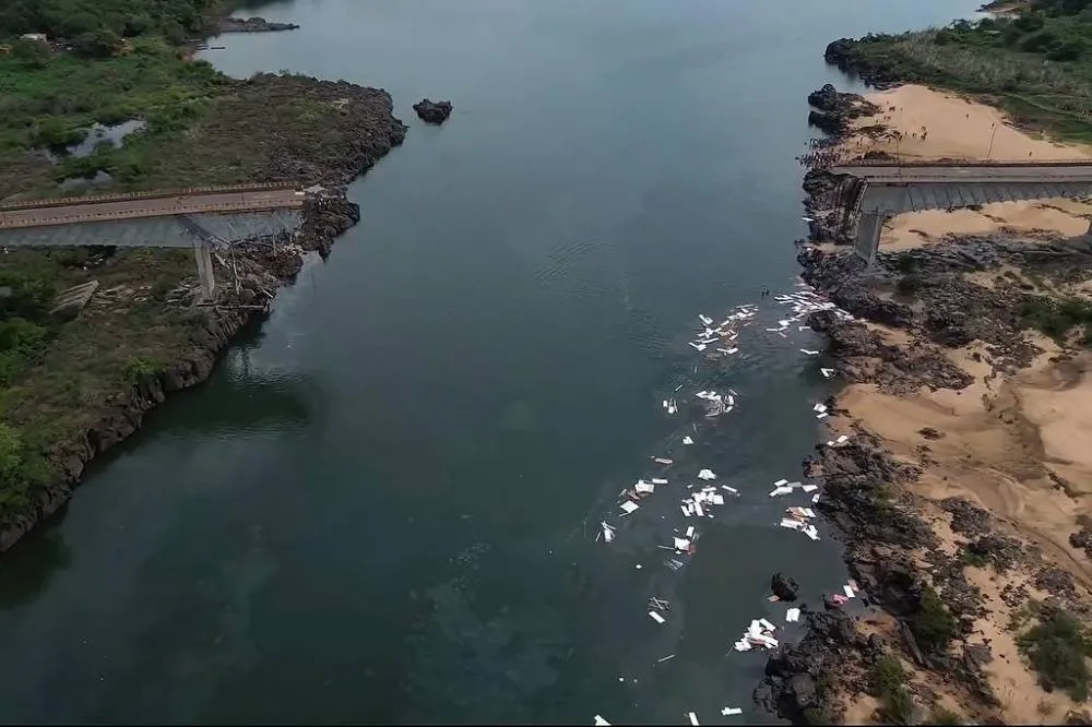 Imagem mostra a ponte Juscelino Kubitscheck de Oliveira, que cedeu; o equipamento liga Aguiarnopólis (TO) e Estreito (MA) - Reprodução/ Vshenrique no Instagram