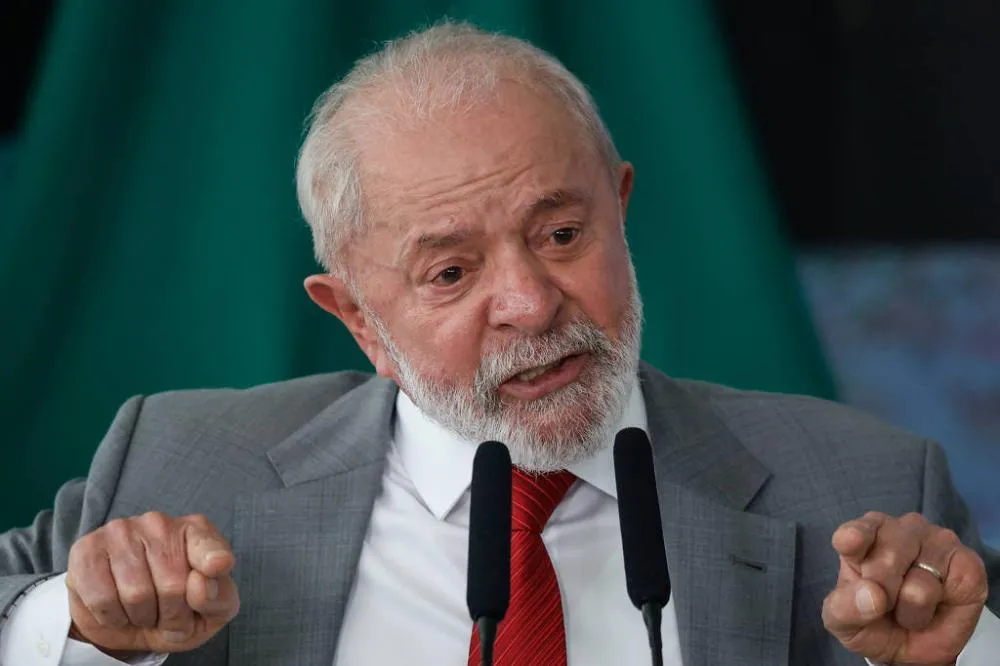 O presidente Lula (PT) durante assinatura do contrato de concessão da BR-381, no último dia 22 - Gabriela Biló/Folhapress