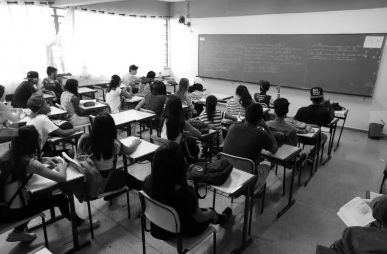 A educação no Brasil enfrenta uma série de desafios que vão além da infraestrutura escolar. Foto: Rivaldo Gomes, Folha Press.
