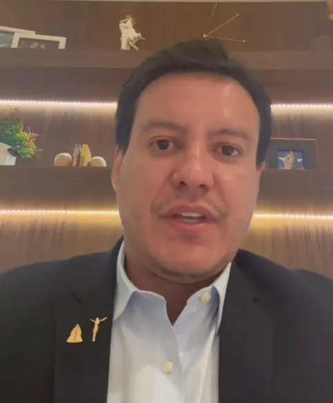 Camarão questionou a viabilidade da medida e sugeriu que a Prefeitura deveria garantir a gratuidade do transporte coletivo. Foto: Instagram @felipecostacamarao