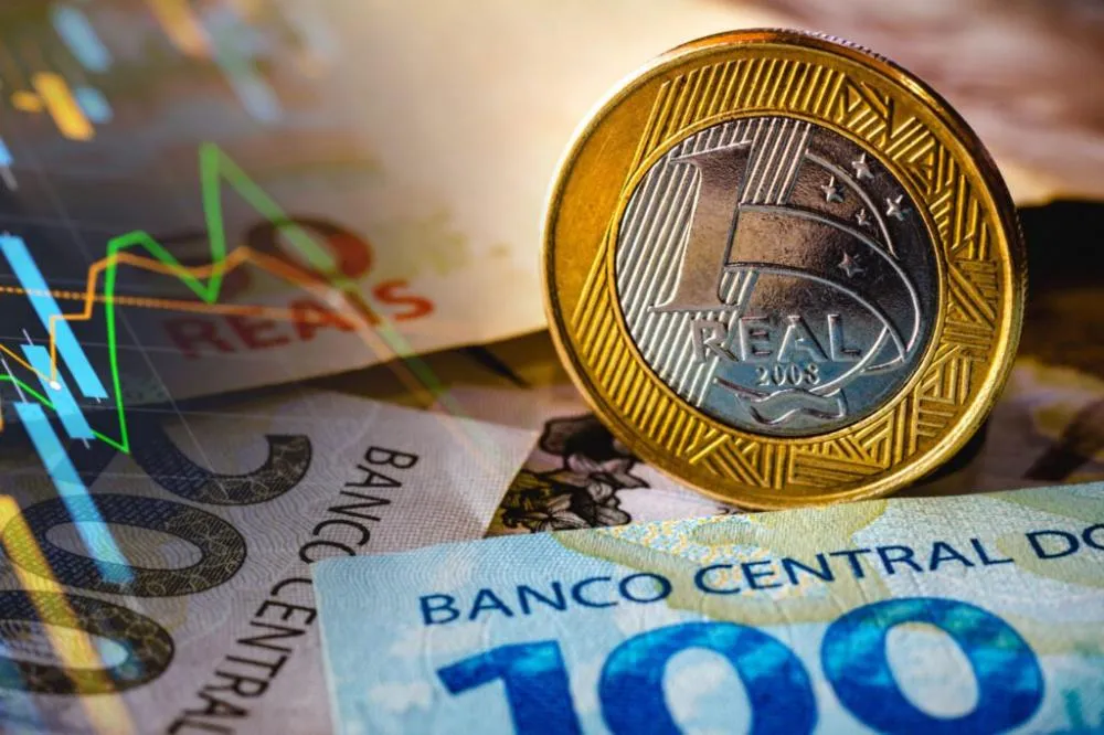 Enquanto o PIB dança um samba de 3% ao ano, o preço do pão faz um pagode de 15%. Enquanto a indústria renasce como Fênix das cinzas neoliberais, o café vira artigo de luxo nas periferias.