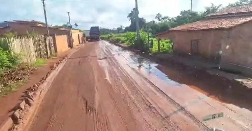 Legenda: Rua do Comércio, em Axixá do Tocantins — Foto: Reprodução