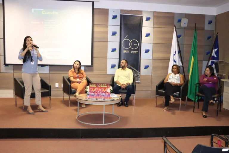 Durante os debates a assessora jurídica da Casa da Mulher Brasileira, Renata Memória e a psicóloga da Casa da Mulher Brasileira, Tainá Leite, explanaram sobre os serviços disponibilizados pela Casa e da importância de denunciar violências perpetradas cont