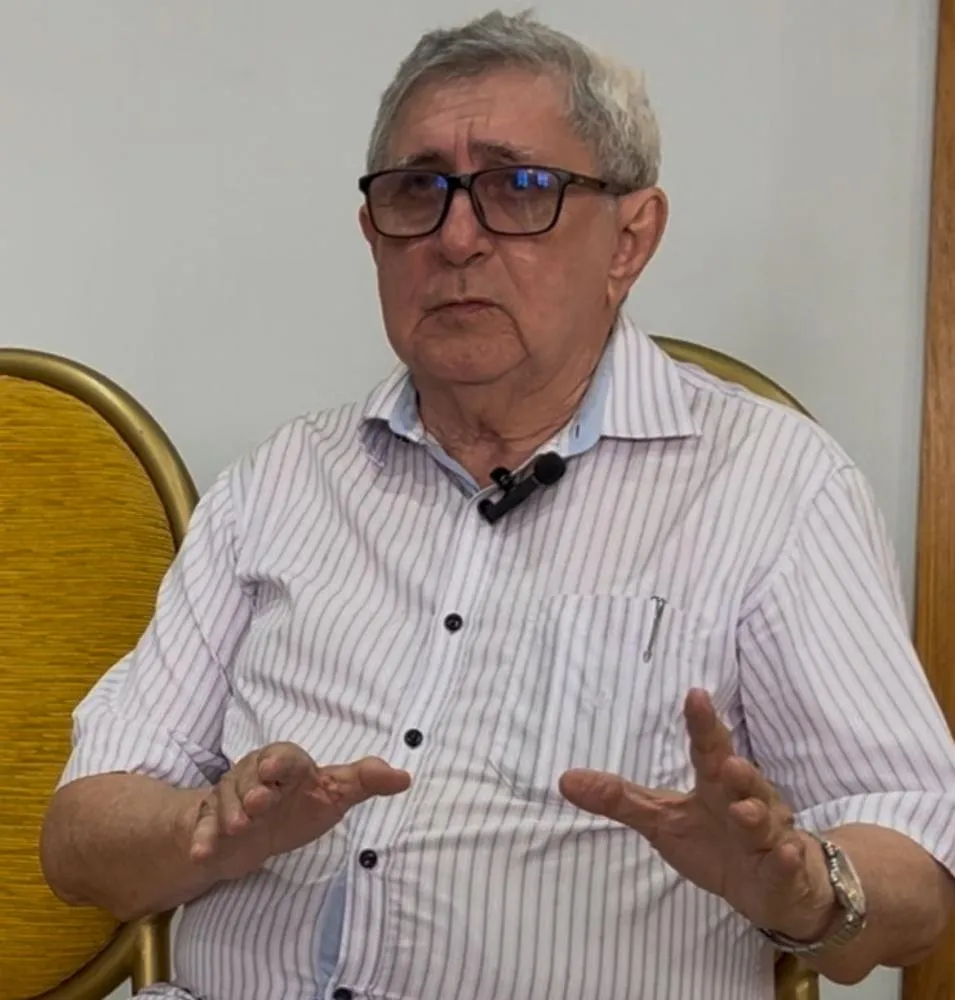 Washington Oliveira na Academia Imperatrizense de Letras. Foto: Carlos Leen