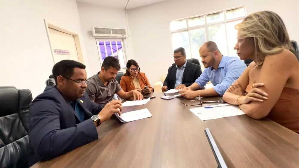 O colegiado é presidido por Berson do Posto Buriti (PP) e conta com os vereadores Jhony Pan (PSD), Rubinho Lima (Mobiliza), Alcemir Costa (Podemos), Renata Morena (PRD), Wanderson Manchinha (MDB) e Raymara Lima (PSD). Foto: Ascom Câmara