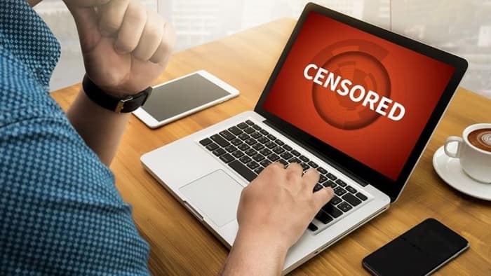 A censura na Internet é o controle ou a supressão da publicação ou acesso de informação na Internet, também pode se desdobrar a partir do momento quando o usuário, cidadão é bloqueado.