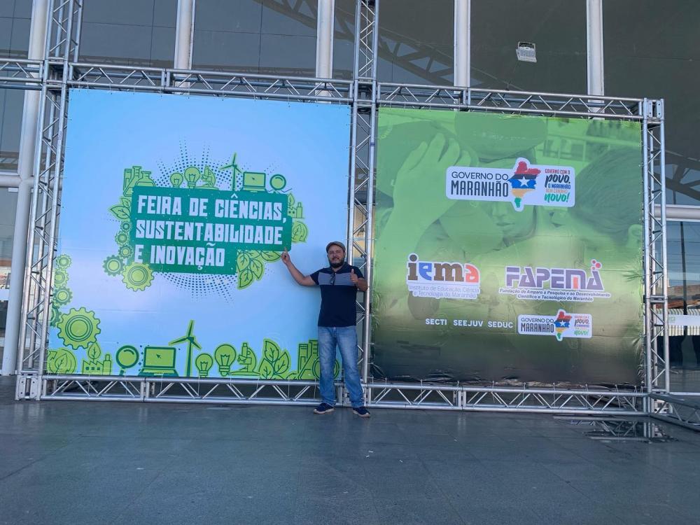 Fachada em frente ao Centro de Convenções 